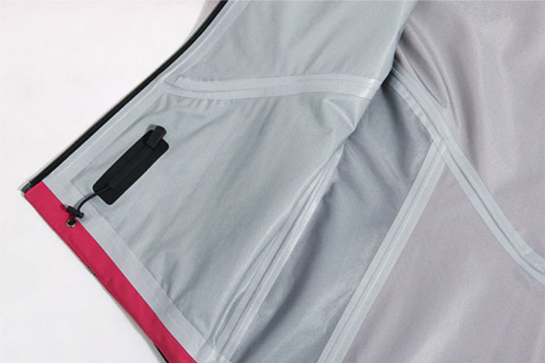 沖鋒衣廠家：脫膠了的沖鋒衣怎么辦？如何處理？